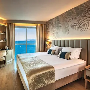 Hotel Charisma De Luxe